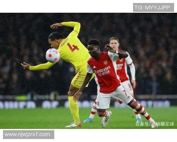 足球的小盘带你领略精彩赛事背后的故事与技巧分析